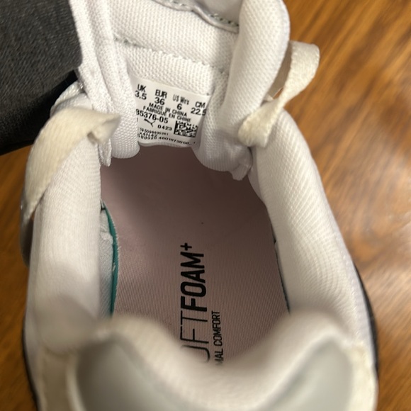 Puma Graviton Sneaker - Size 6 - Picture 7 of 9